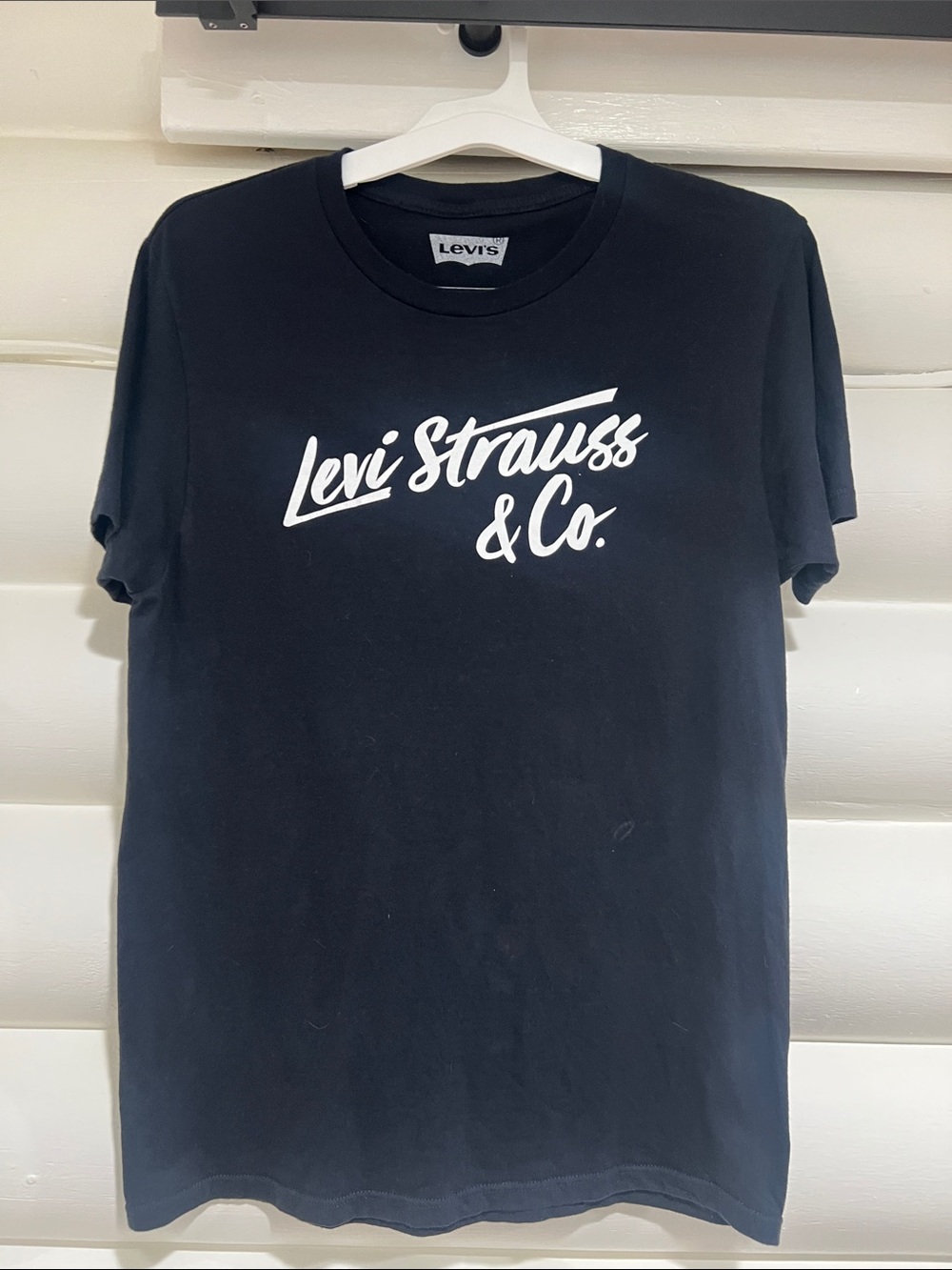 Levi's Black Short-Sleeve Logo Tee with White Script